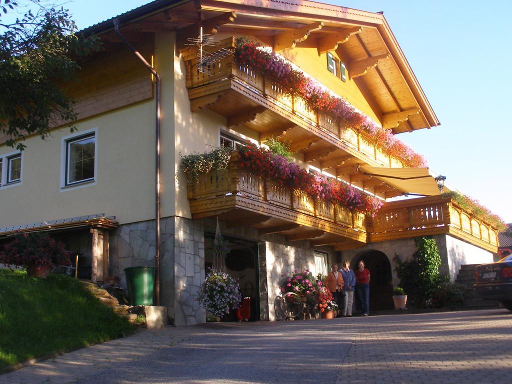 Haus Gschwendtner Hotel Пфарверфен Екстериор снимка
