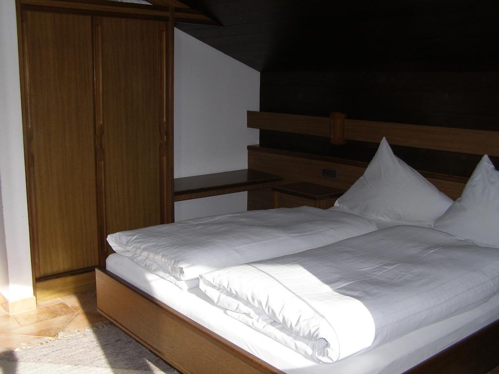 Haus Gschwendtner Hotel Пфарверфен Стая снимка